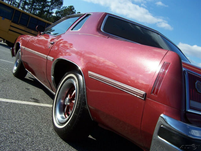 Pontiac Grand Prix 1977 image number 12