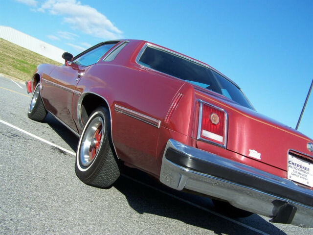 Pontiac Grand Prix 1977 image number 22