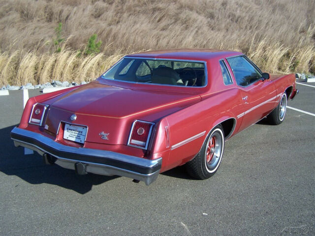 Pontiac Grand Prix 1977 image number 28