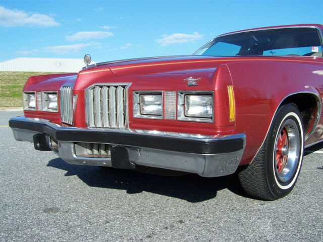 Pontiac Grand Prix 1977 image number 33