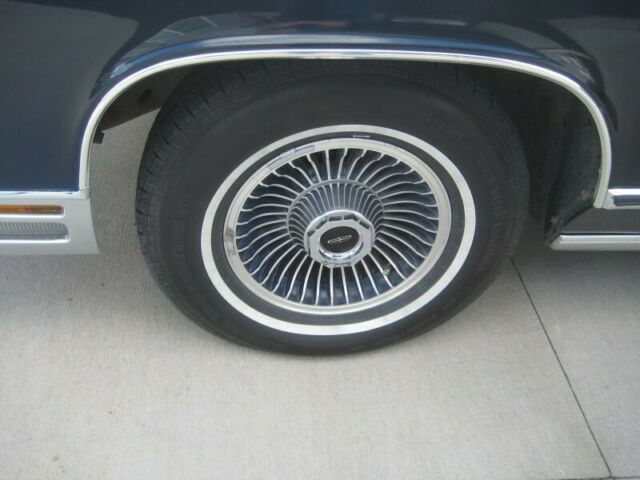 Lincoln Continental 1979 image number 17