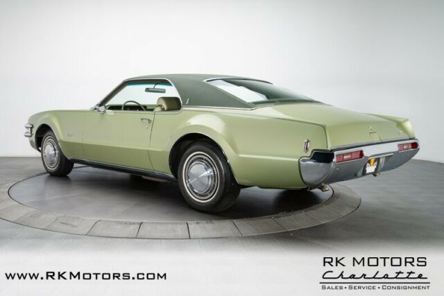 Oldsmobile Toronado 1969 image number 10