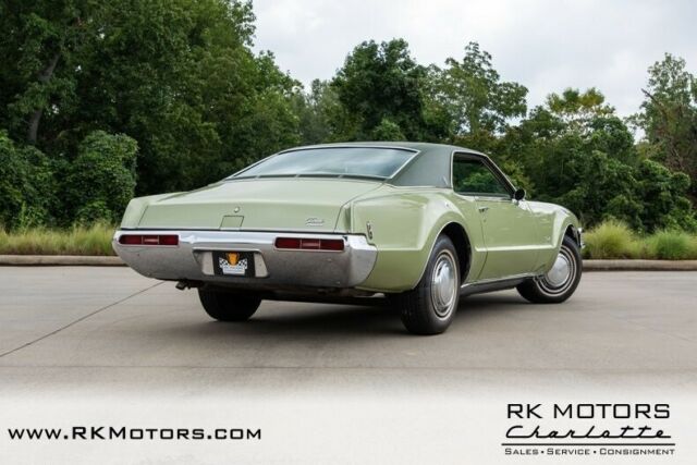 Oldsmobile Toronado 1969 image number 2