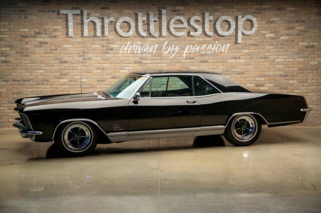 Buick Riviera 1965 image number 0