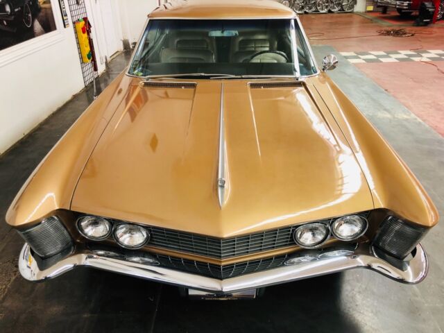 Buick Riviera 1964 image number 3