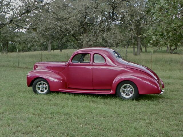 Ford Standard Coupe 1939 image number 1