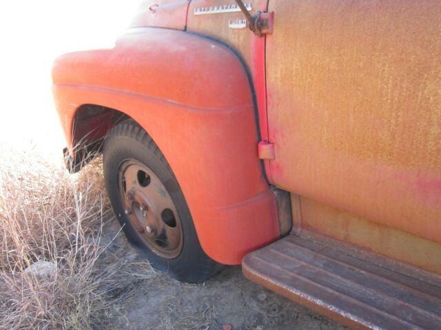 International Harvester L-160 1952 image number 4