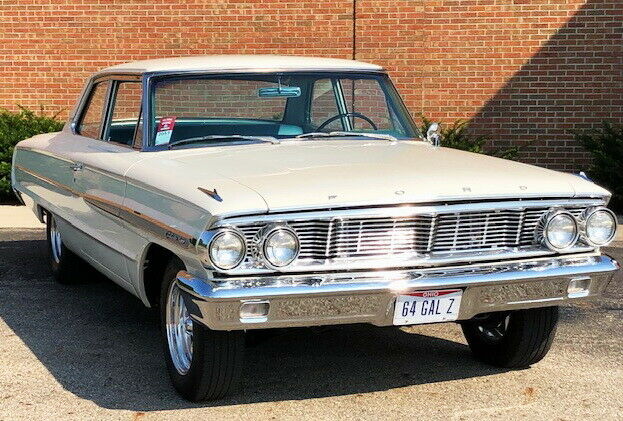 Ford Galaxie 1964 image number 2