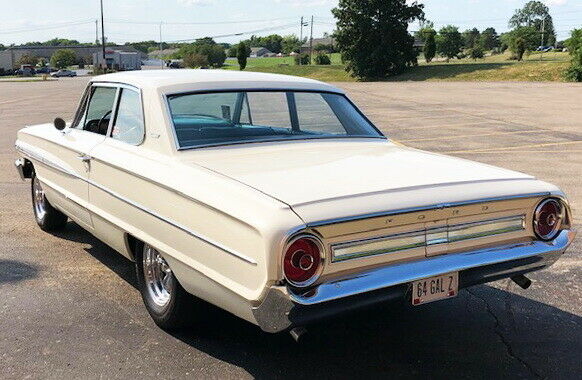 Ford Galaxie 1964 image number 28