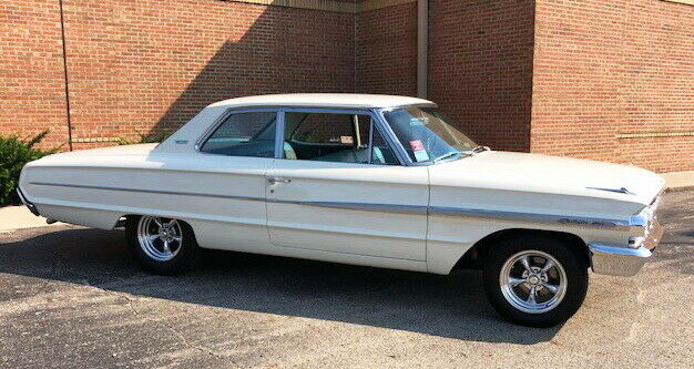 Ford Galaxie 1964 image number 29