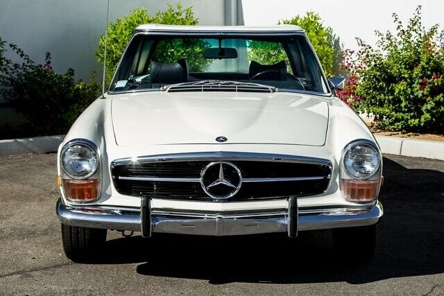 Mercedes-Benz SL-Class 1971 image number 14