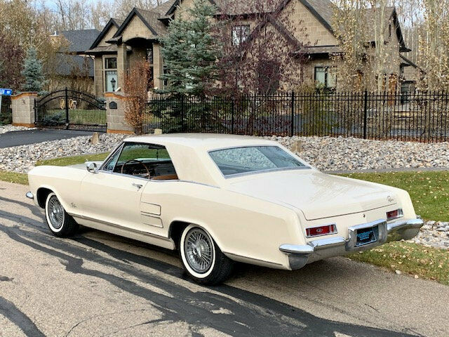 Buick Riviera 1964 image number 1