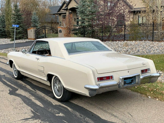 Buick Riviera 1964 image number 9