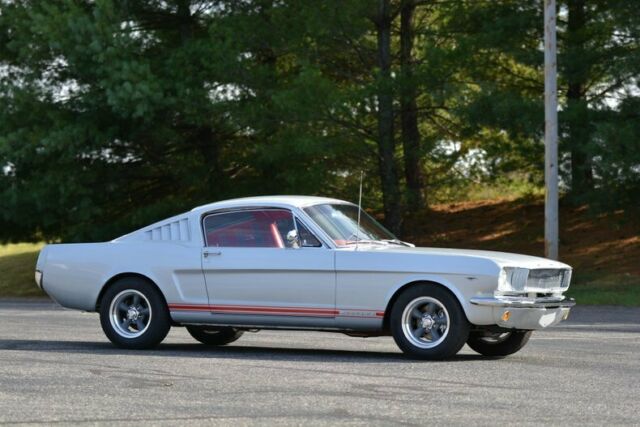 Ford Mustang 1965 image number 32