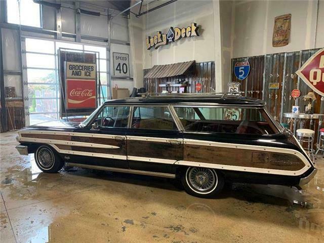 Ford Country Squire Wagon 1964 image number 22