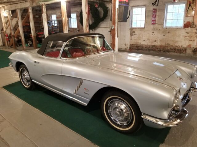 Chevrolet Corvette 1962 image number 0