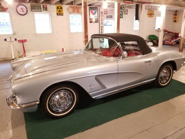 Chevrolet Corvette 1962 image number 1