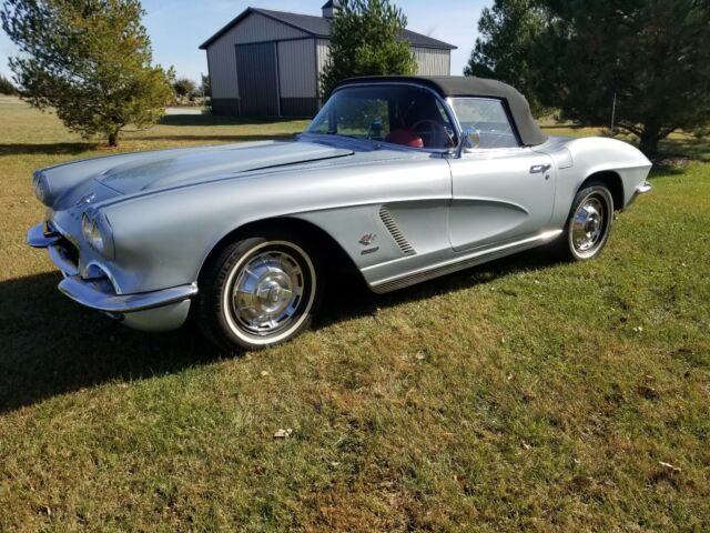 Chevrolet Corvette 1962 image number 23