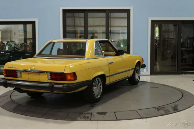 Mercedes-Benz 400-Series 1979 image number 28