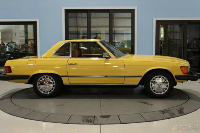 Mercedes-Benz 400-Series 1979 image number 29