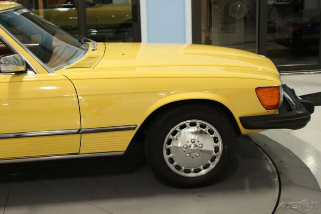 Mercedes-Benz 400-Series 1979 image number 43