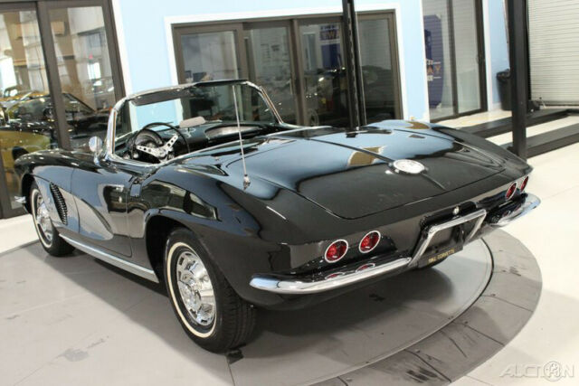 Chevrolet Corvette 1962 image number 18