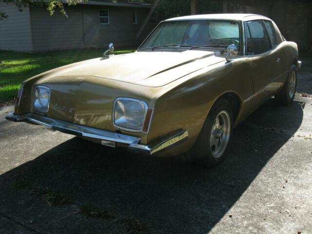 Studebaker Avanti 1974 image number 15