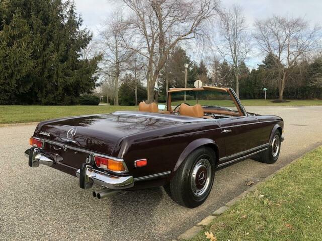 Mercedes-Benz SL-Class 1971 image number 29