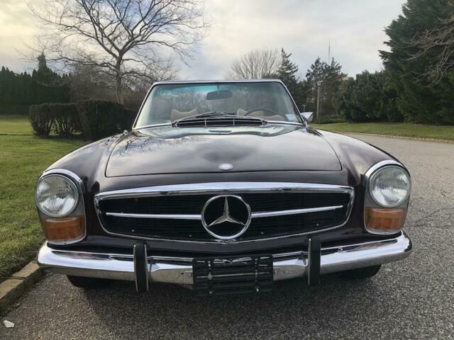 Mercedes-Benz SL-Class 1971 image number 37