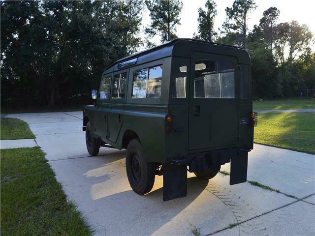 Land Rover Defender 109 1973 image number 29