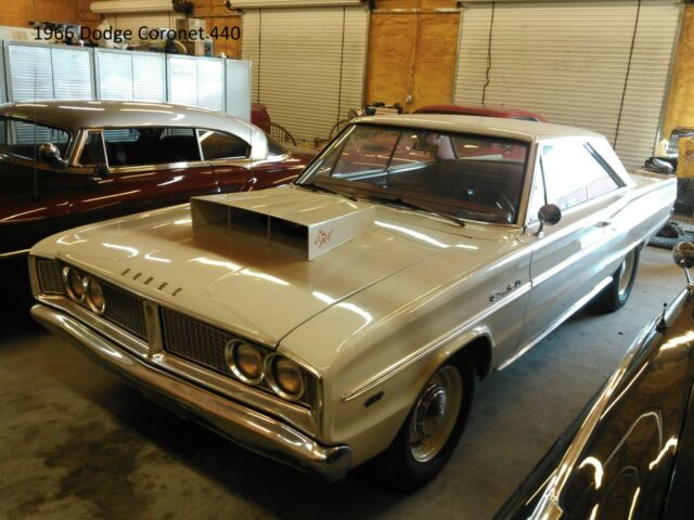 Dodge Coronet 1966 image number 0