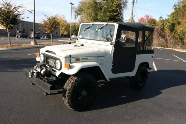 Toyota FJ-40 Landcruiser 4x4 1972 image number 25