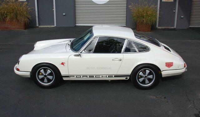 Porsche 911 1968 image number 18