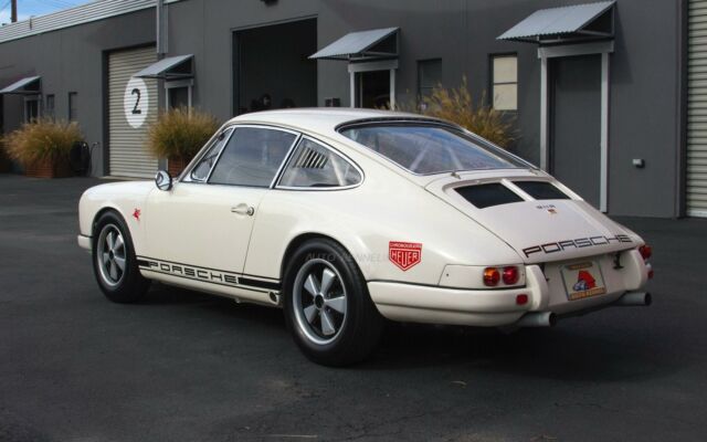 Porsche 911 1968 image number 4