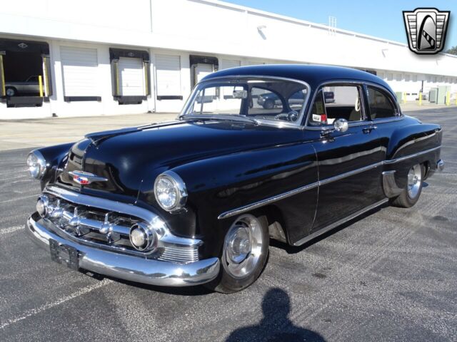 Chevrolet Bel Air/150/210 1953 image number 3