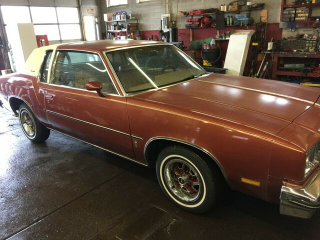 Oldsmobile Cutlass 1978 image number 0