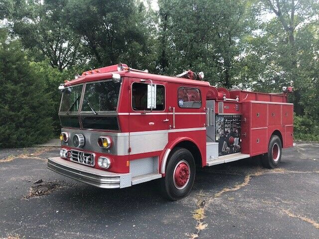 Ward Lafrance Fire Truck Pumper 1976 image number 19