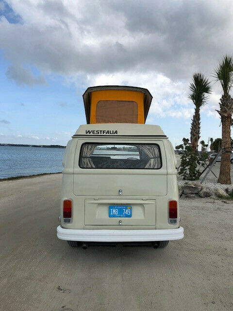 Volkswagen Bus/Vanagon 1973 image number 27