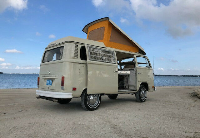 Volkswagen Bus/Vanagon 1973 image number 28