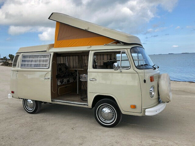 Volkswagen Bus/Vanagon 1973 image number 29