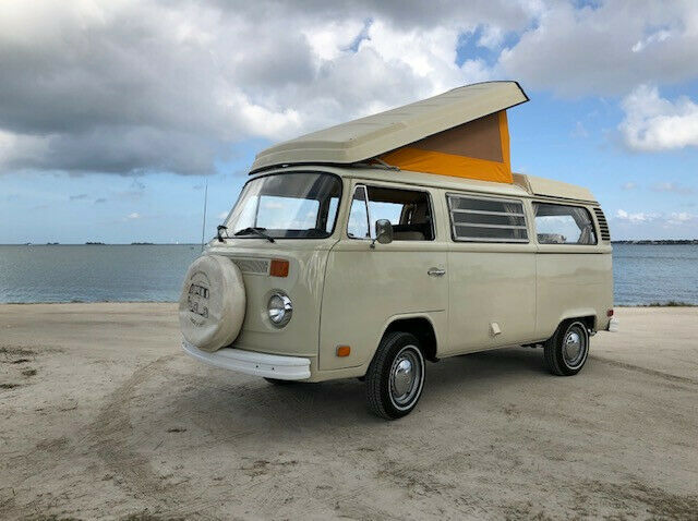 Volkswagen Bus/Vanagon 1973 image number 33