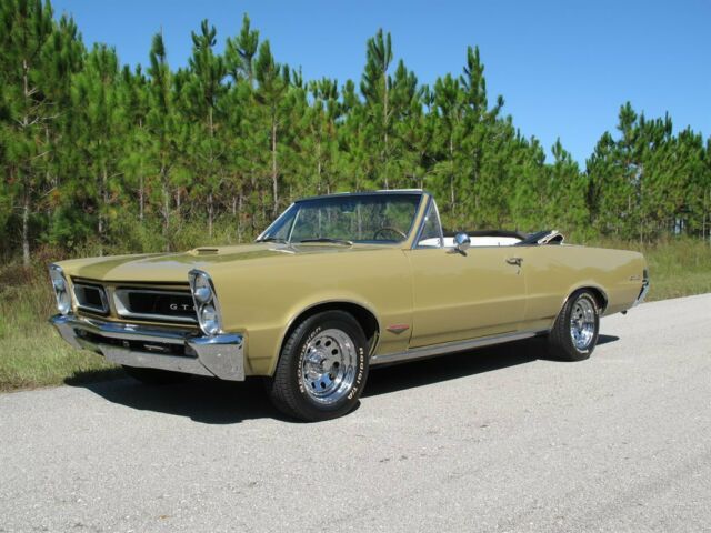 Pontiac Le Mans 1965 image number 0