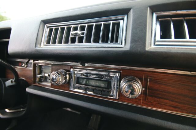 Cadillac Fleetwood 1976 image number 16