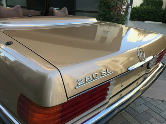 Mercedes-Benz SL-Class 1978 image number 14