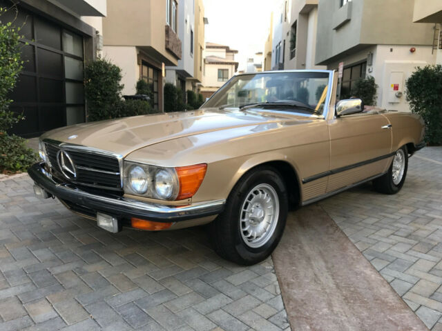 Mercedes-Benz SL-Class 1978 image number 2