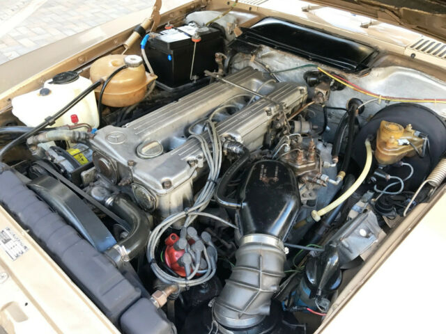 Mercedes-Benz SL-Class 1978 image number 32