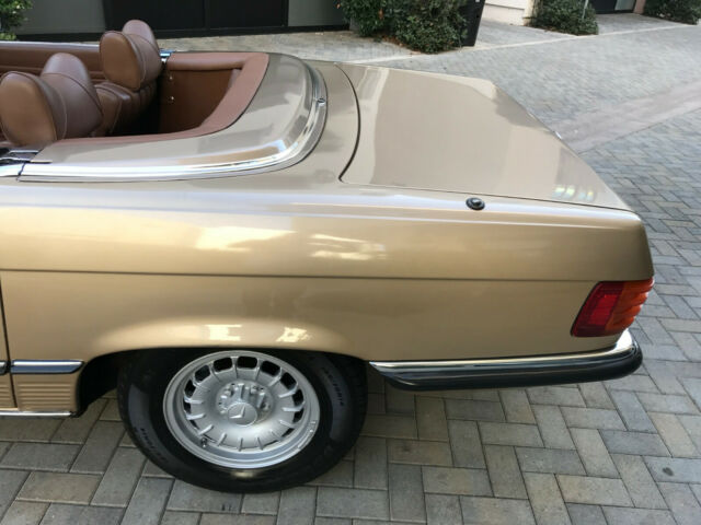 Mercedes-Benz SL-Class 1978 image number 41