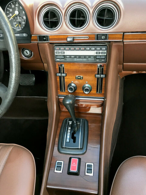 Mercedes-Benz SL-Class 1978 image number 43