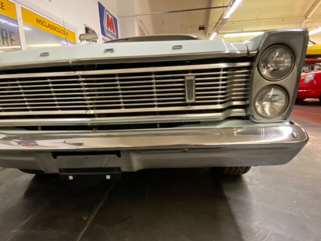 Ford Galaxie 1965 image number 13