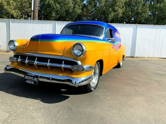 Chevrolet Sedan Delivery 1954 image number 2